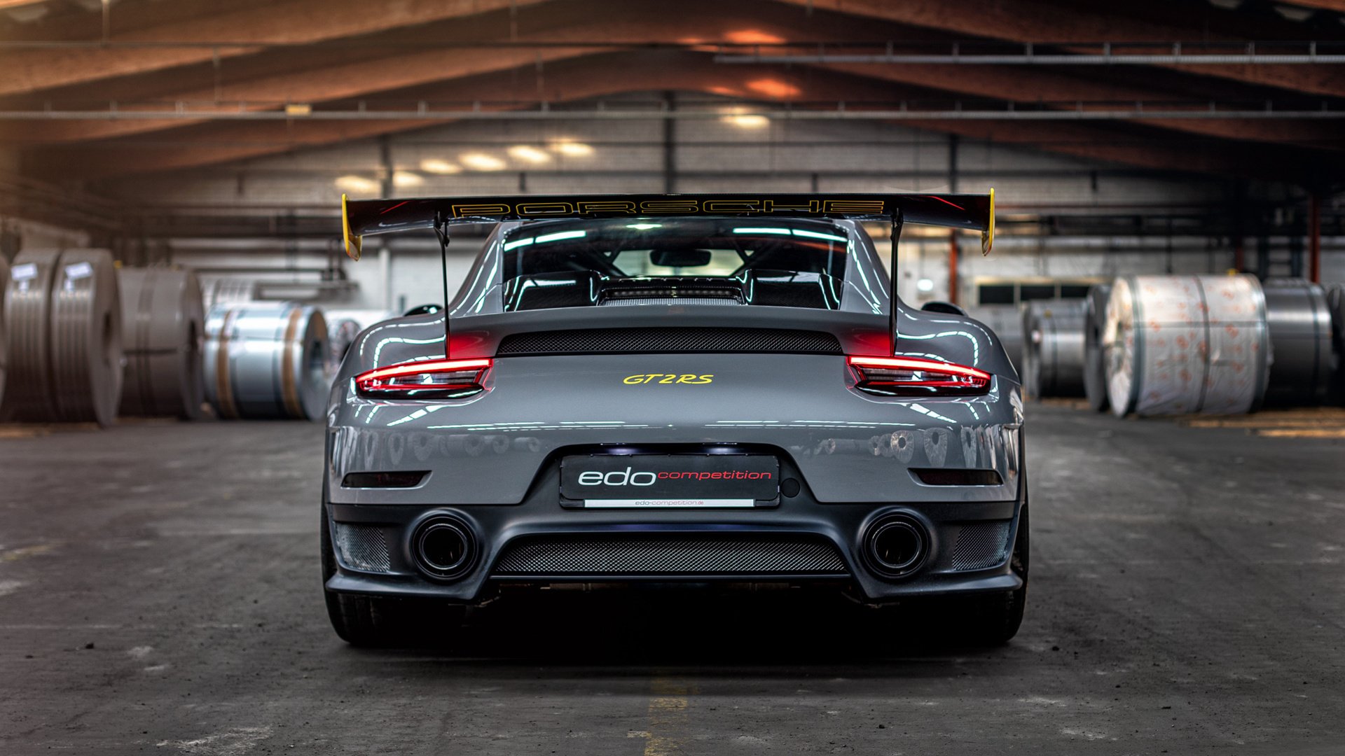 随机智能虚拟车队：AI助力比赛策略，智能车模拟