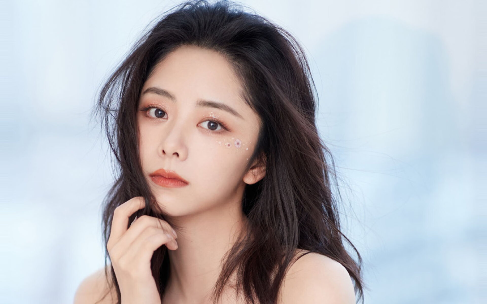 随机维克托·文班亚马为法国男篮在奥运热身赛中砍下24分