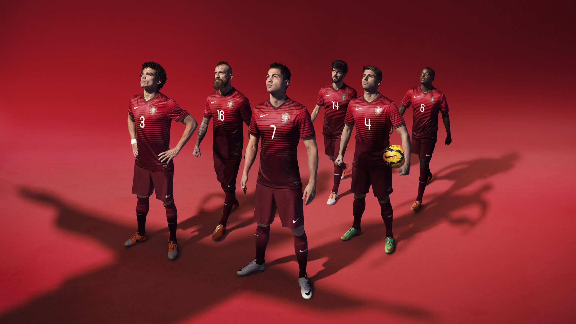 _极致越野长跑:穿越沙漠与荒原_,越野车穿越沙漠的句子